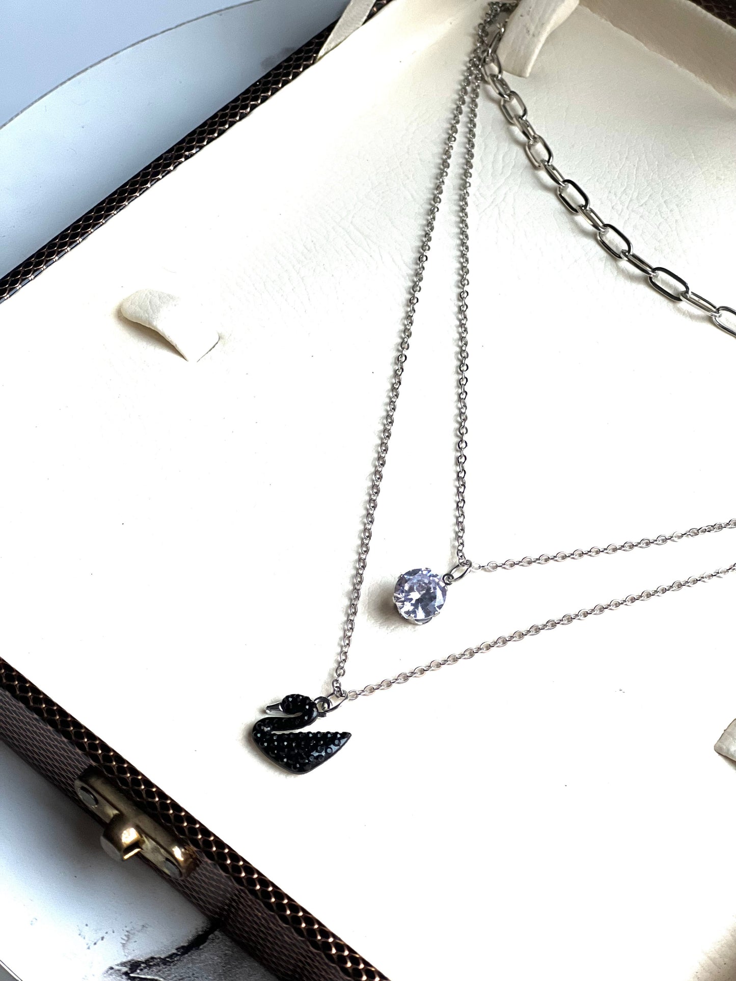 Swan three-layered necklace